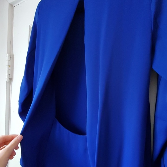 OPEN BACK TREND DRESS - Picture 3 of 4